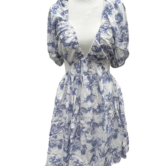 Bardot Dresses & Skirts - Bardot Cotton Cut Out Dress EUC